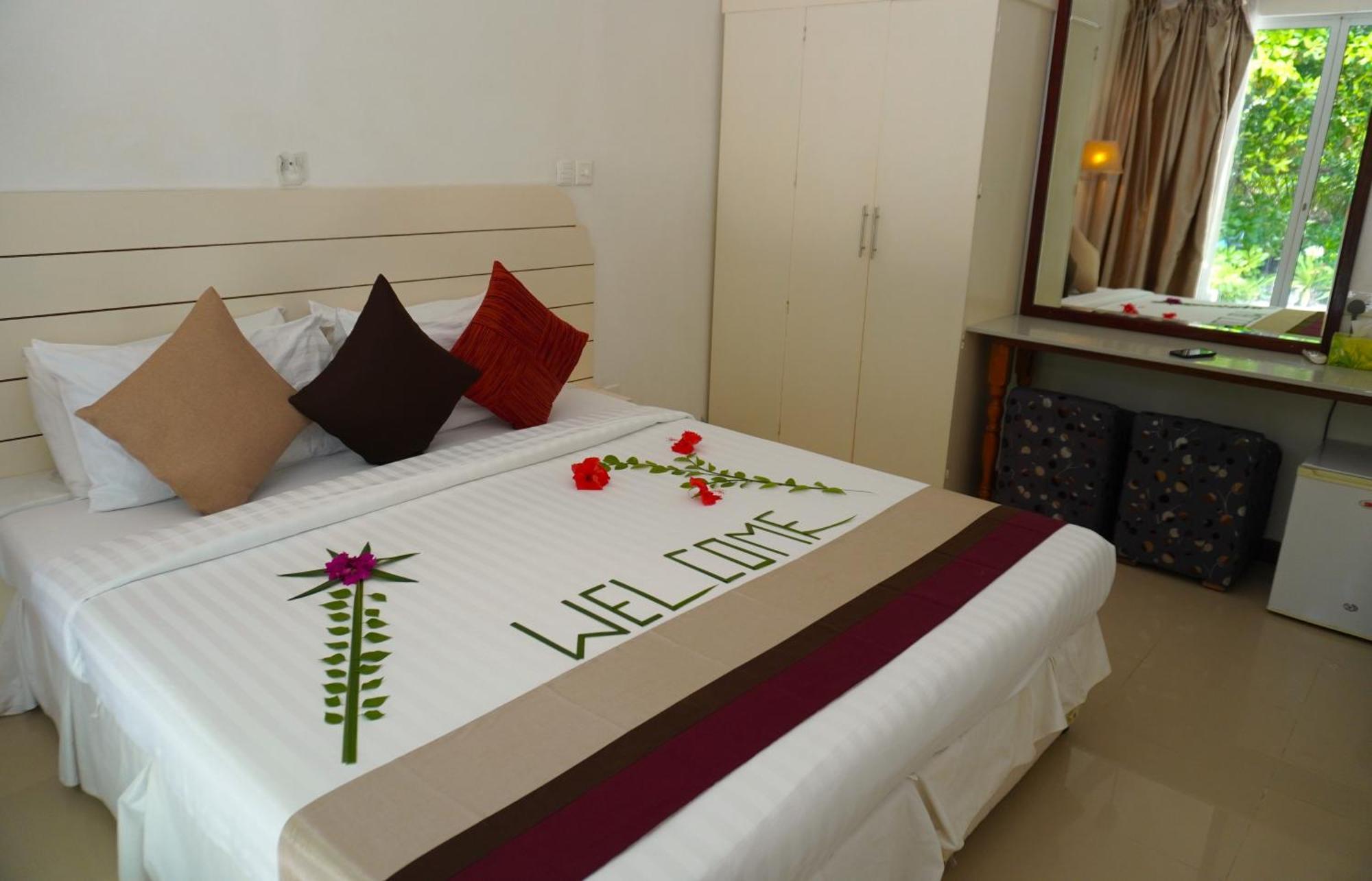Tme Retreats Dhigurah Hotel Dhigurah  Bagian luar foto