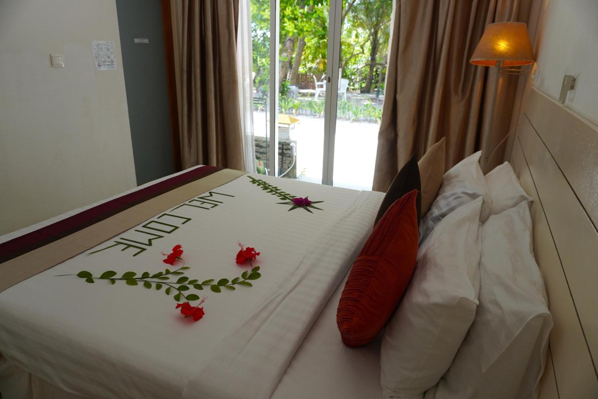 Tme Retreats Dhigurah Hotel Dhigurah  Bagian luar foto