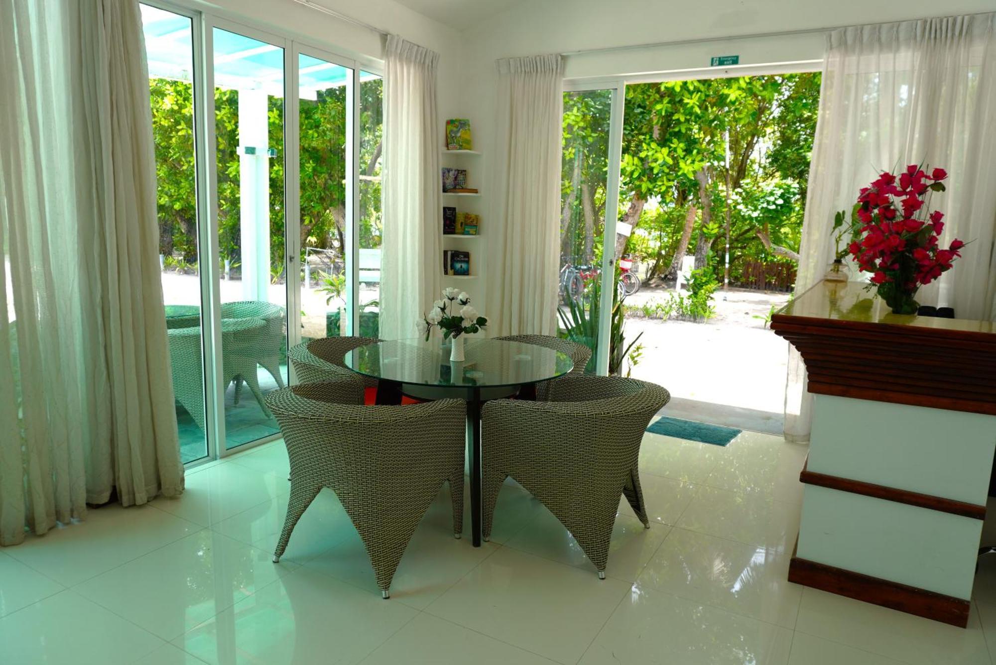 Tme Retreats Dhigurah Hotel Dhigurah  Bagian luar foto